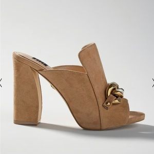 NIB White House Black Market Suede Mule with Chain 6.5